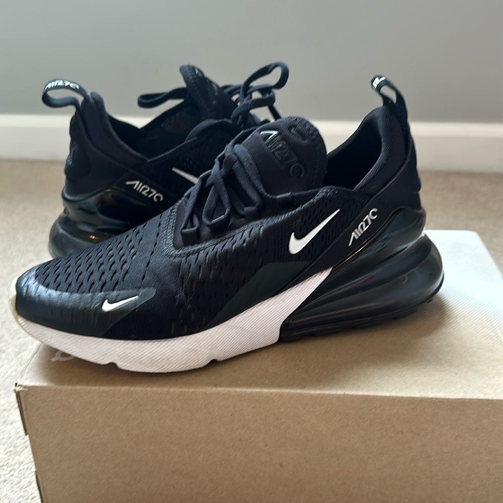 Youth Nike air 270 sneakers